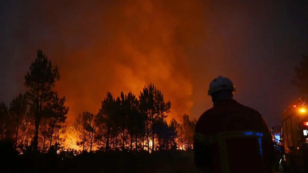 France orders 4,000 more evacuated as fires displace a third of a million across