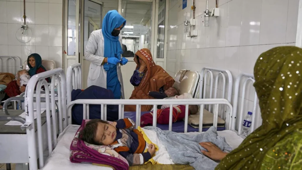 Afghanistan's child deaths rising as food distributions face cuts, says UN